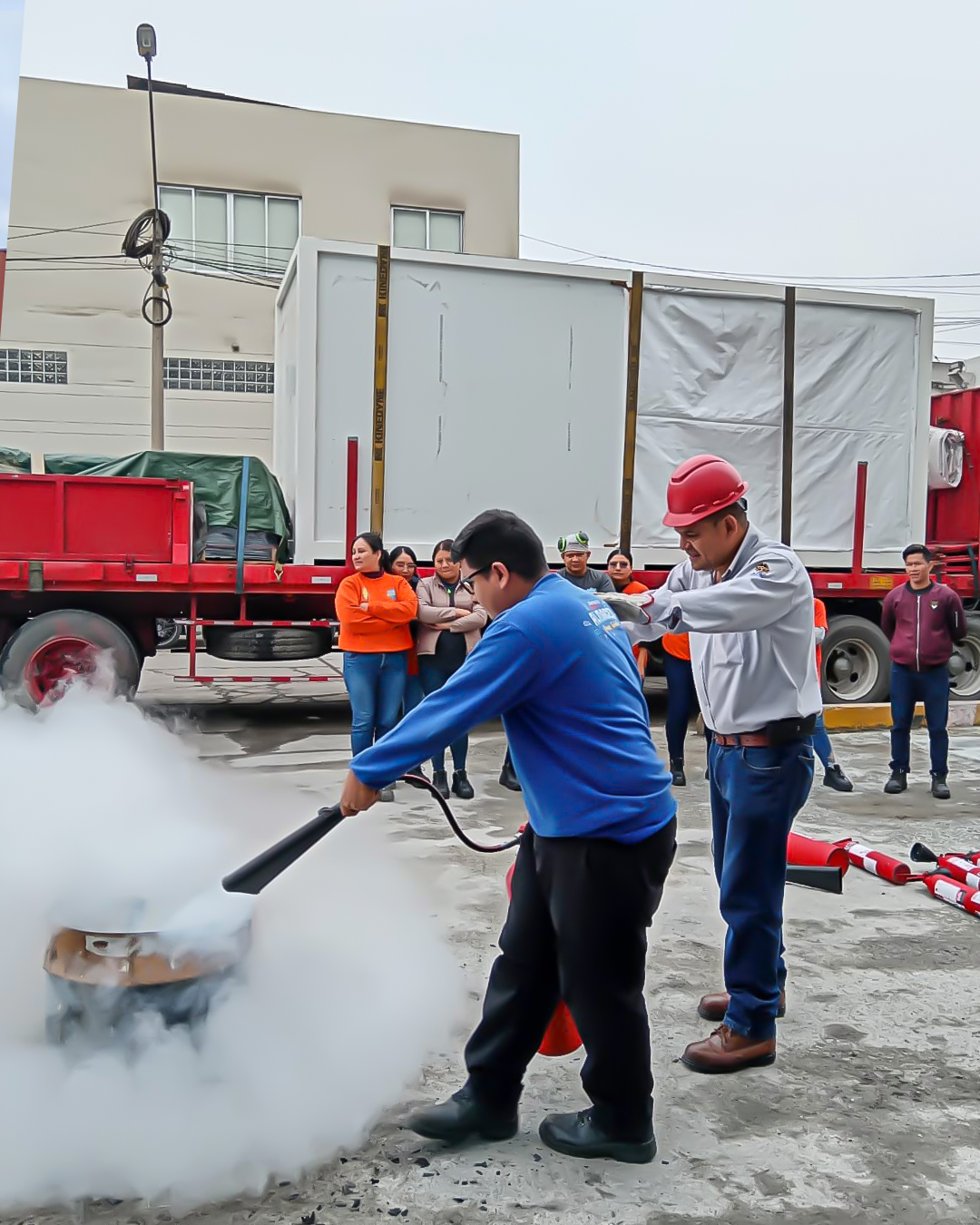 Instrucción práctica para la extinsión de incendios - Consitec Perú
