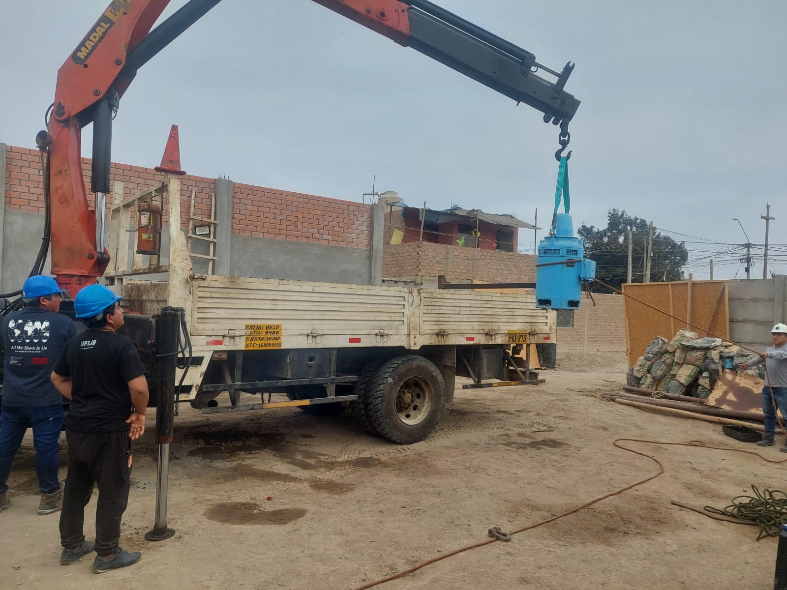 Operadores particulares que buscan certificar sus habilidades en grúa articulada