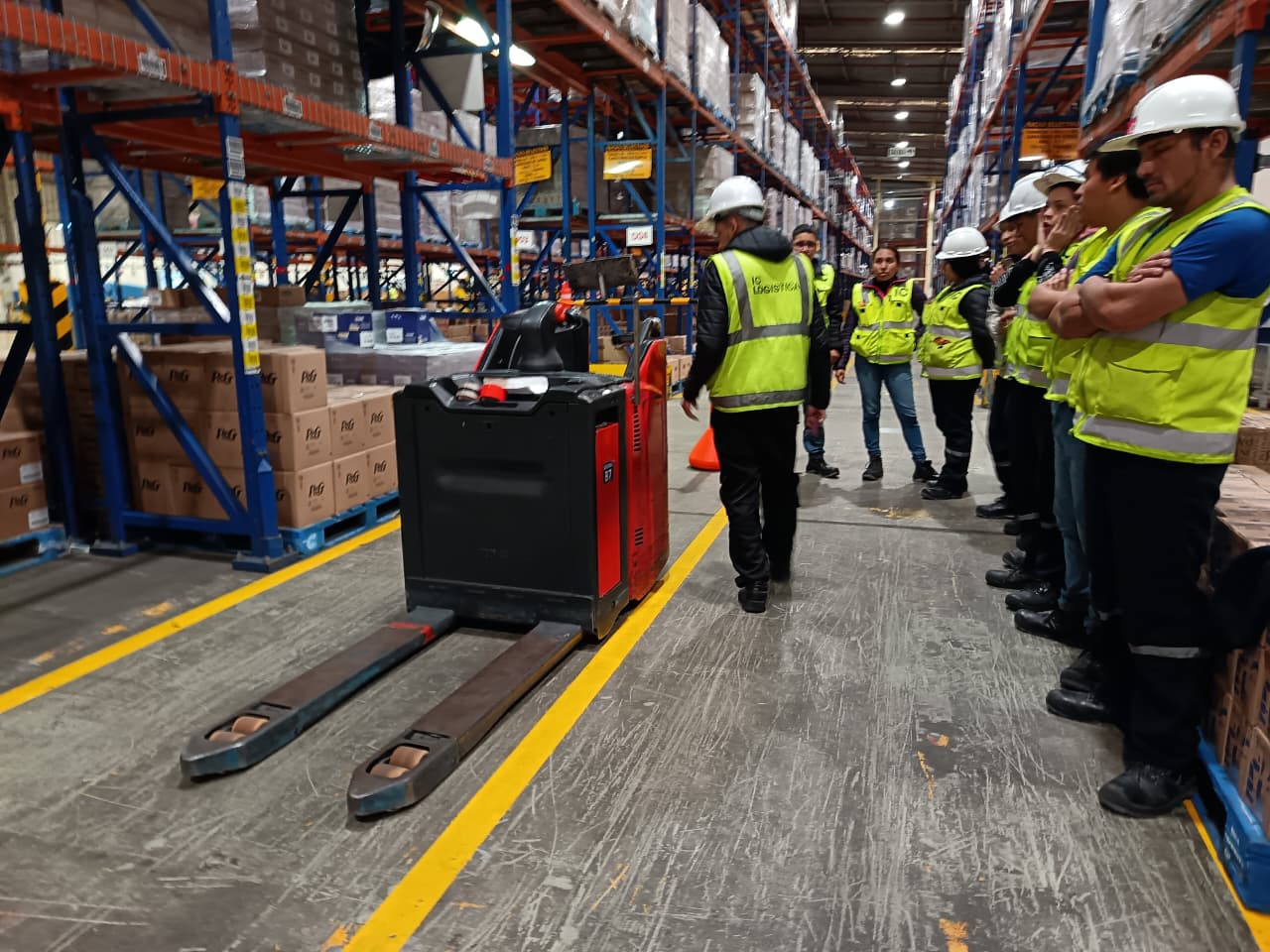 Capacitación in-house de transpaleta eléctrica en instalaciones del cliente