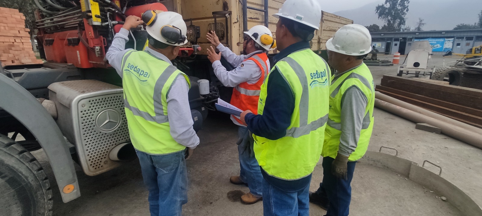 Capacitación in-house para operadores de grúa articulada en instalaciones del cliente